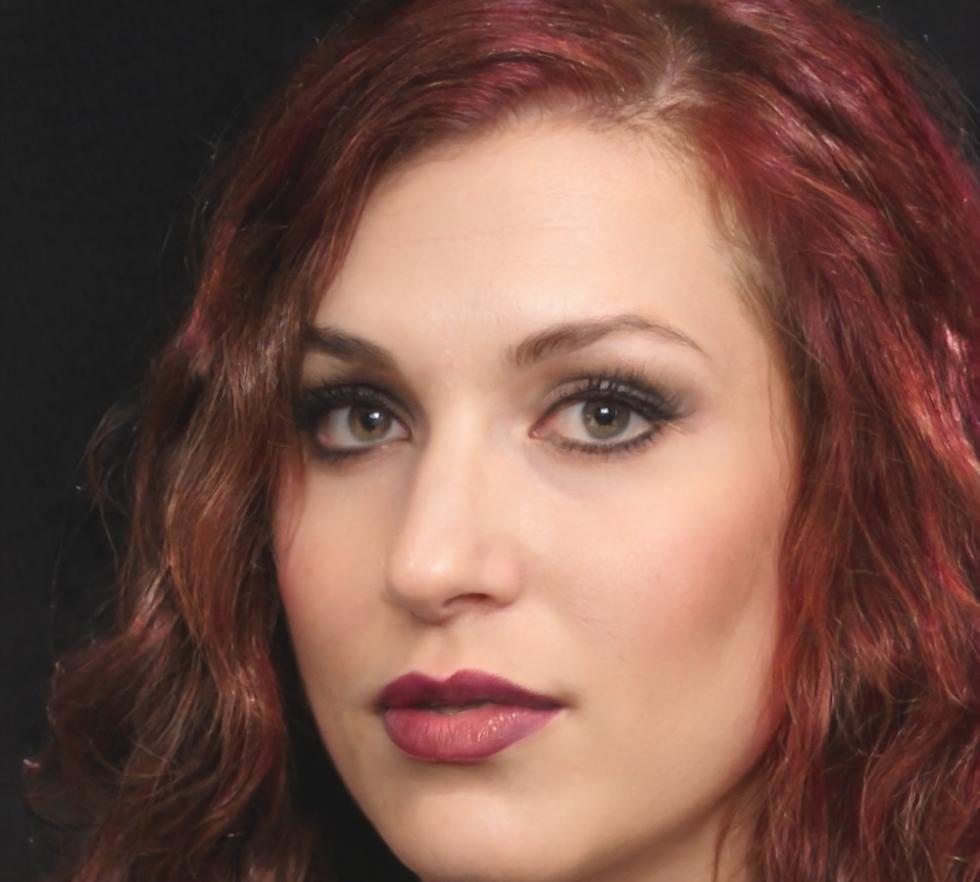 Carmen Vázquez, Analista Senior